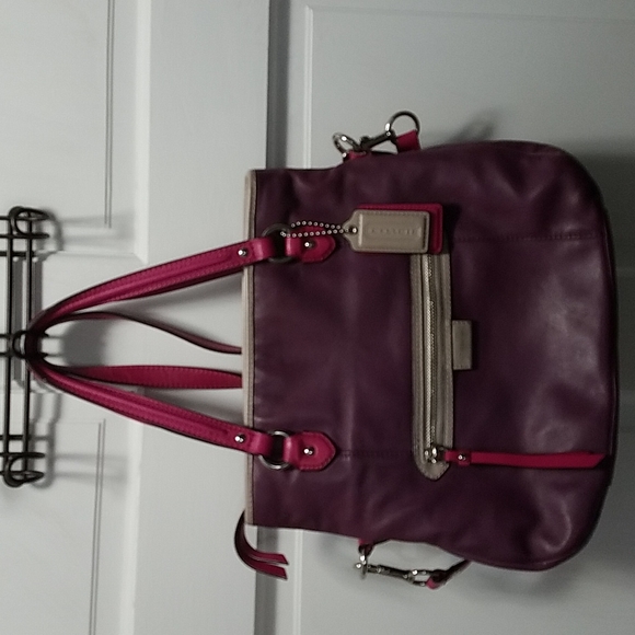 Coach Bag - Picture 2 of 16